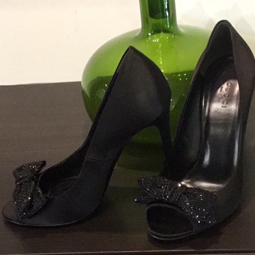 Gucci evening pumps